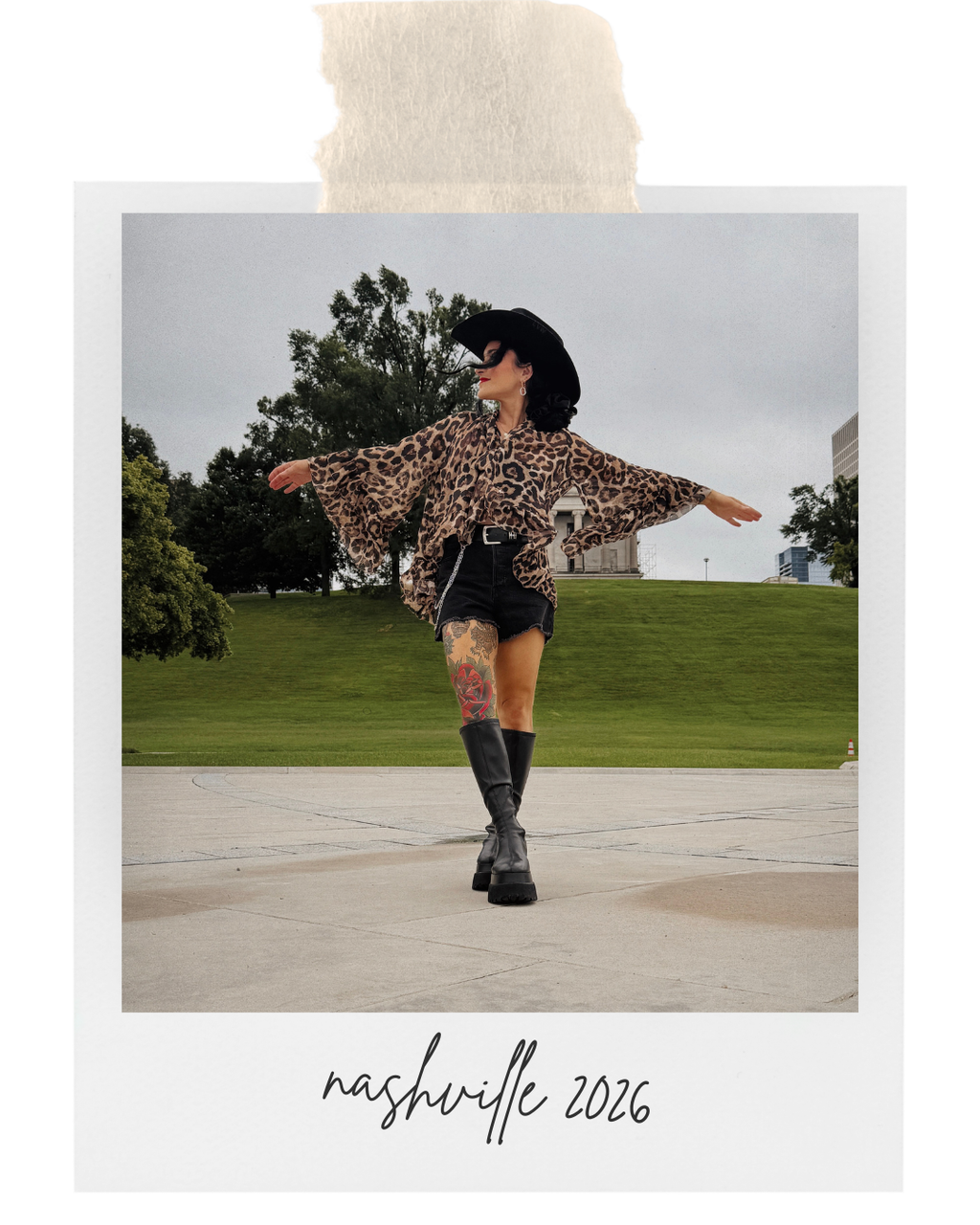 WILDPRINT RUFFLE BLOUSE IN LEOPARD