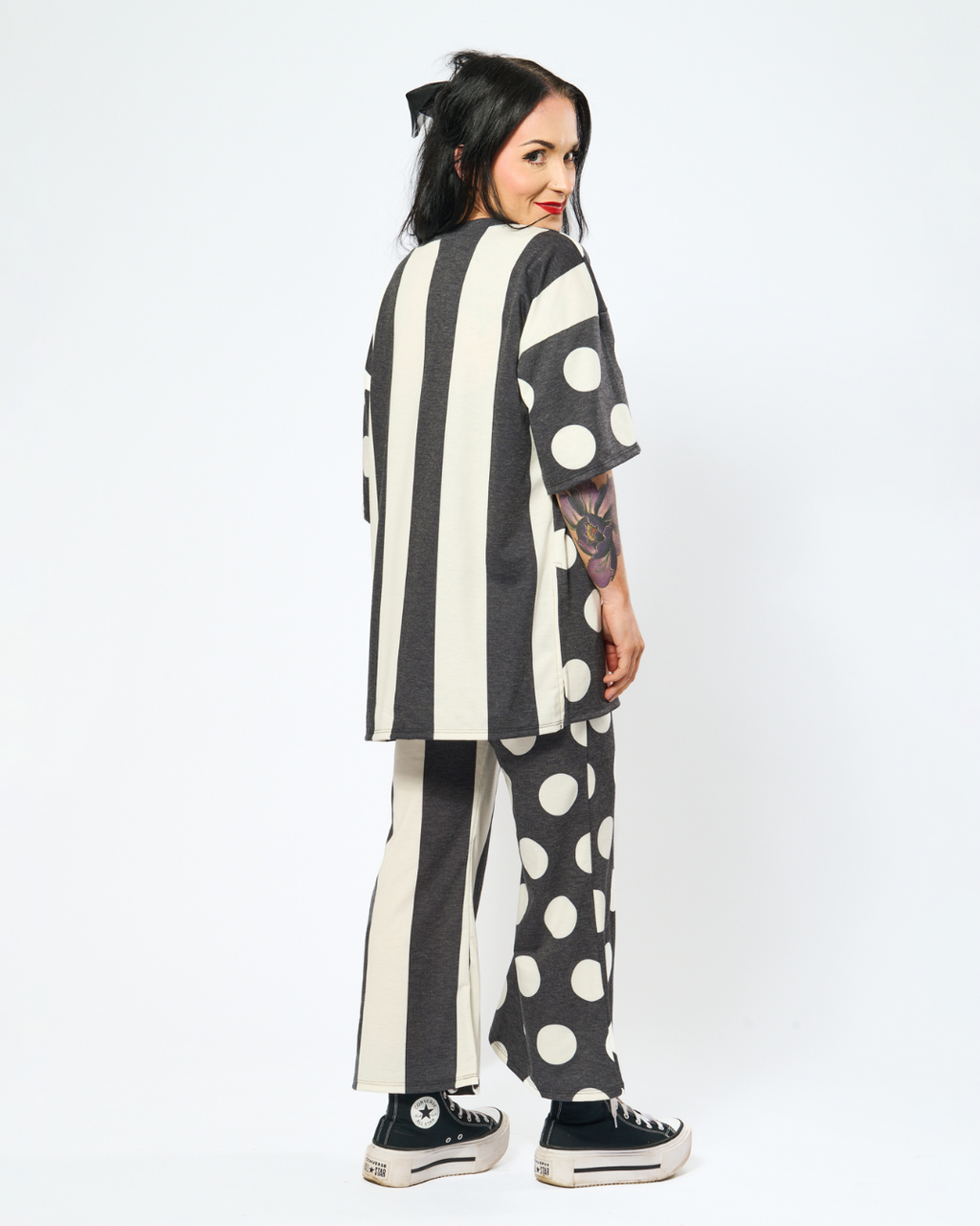 MIXED SIGNALS TWO PIECE LOUNGE SET IN CHARCOAL