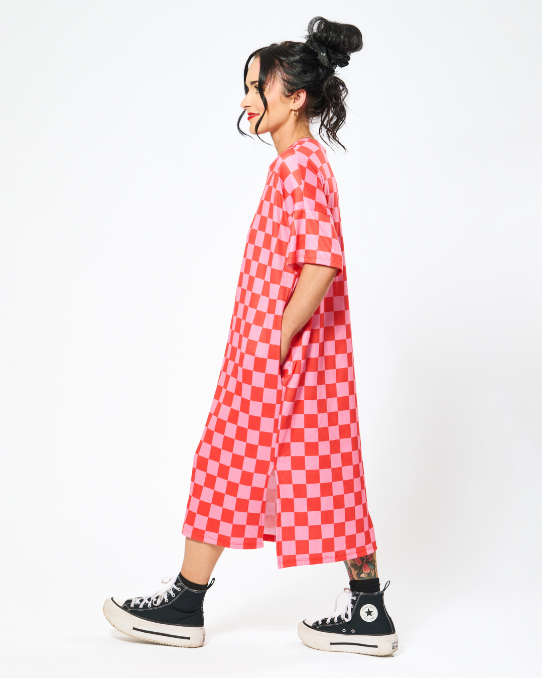 GRIDLOCKED RIBBED OVERSIZED DRESS IN RED + PINK