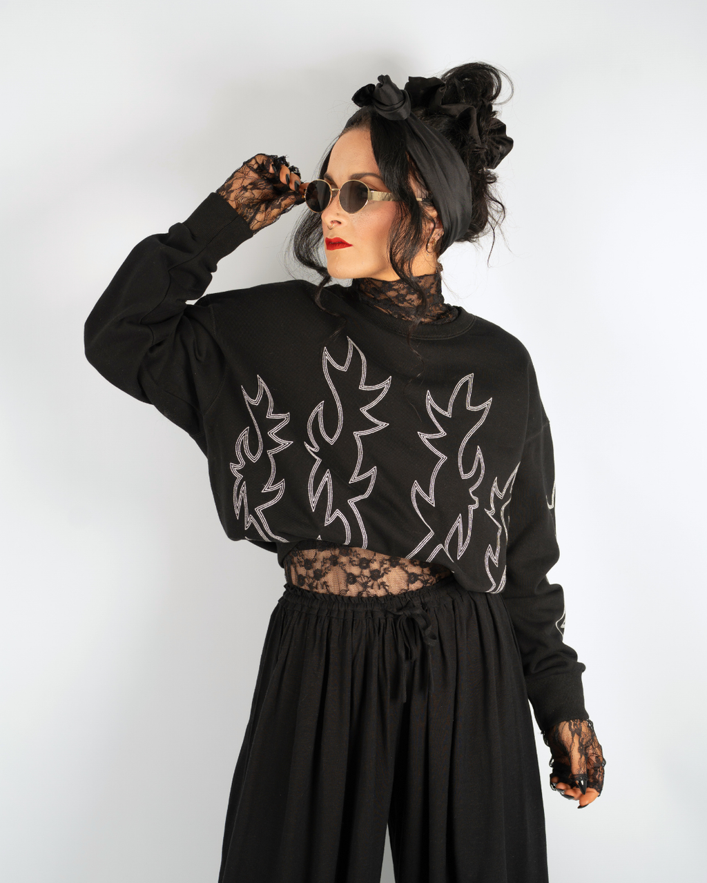 DARK STITCHES WESTERN CREWNECK