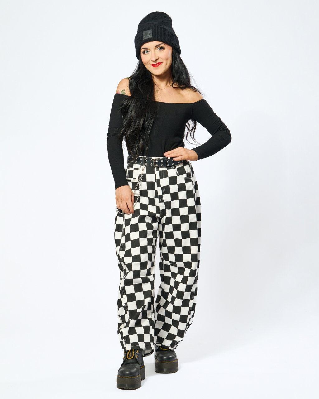 CHECKERED BARREL LIGHTWEIGHT JEANS IN BLACK + WHITE