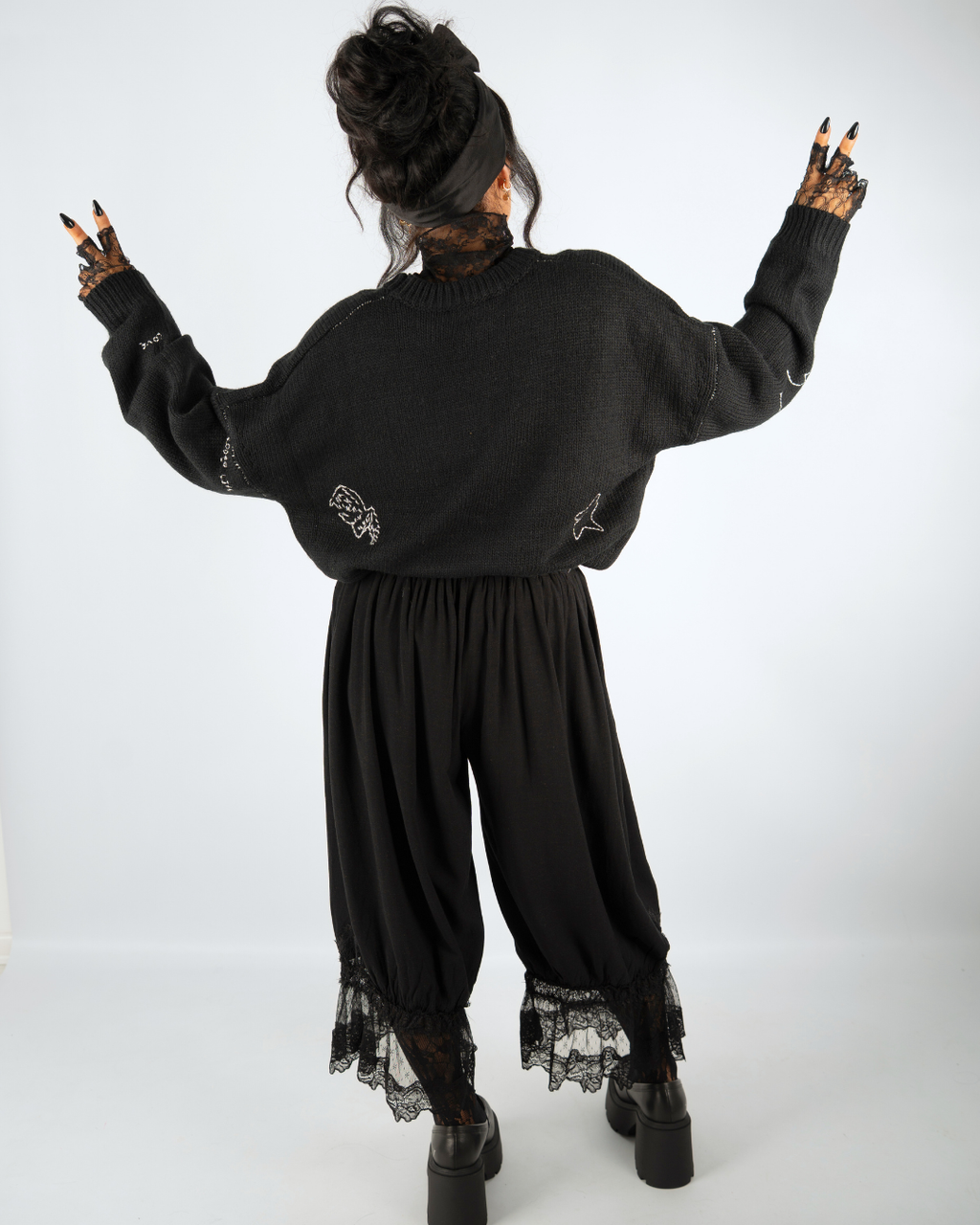 STINGER STITCH EMBROIDERED SWEATER