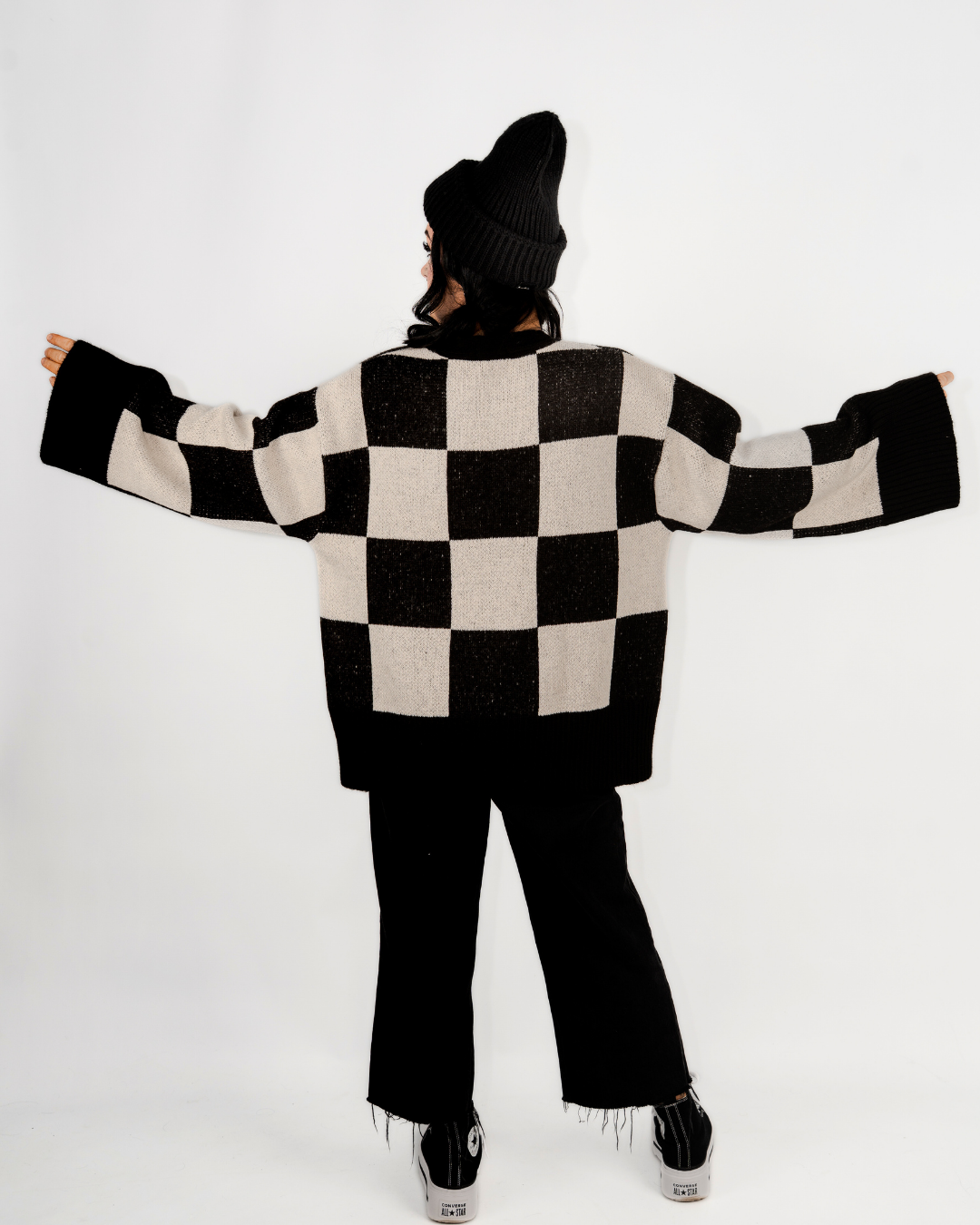 CHECKERBOARD MISFIT CHUNKY KNIT CARDIGAN IN BLACK + WHITE