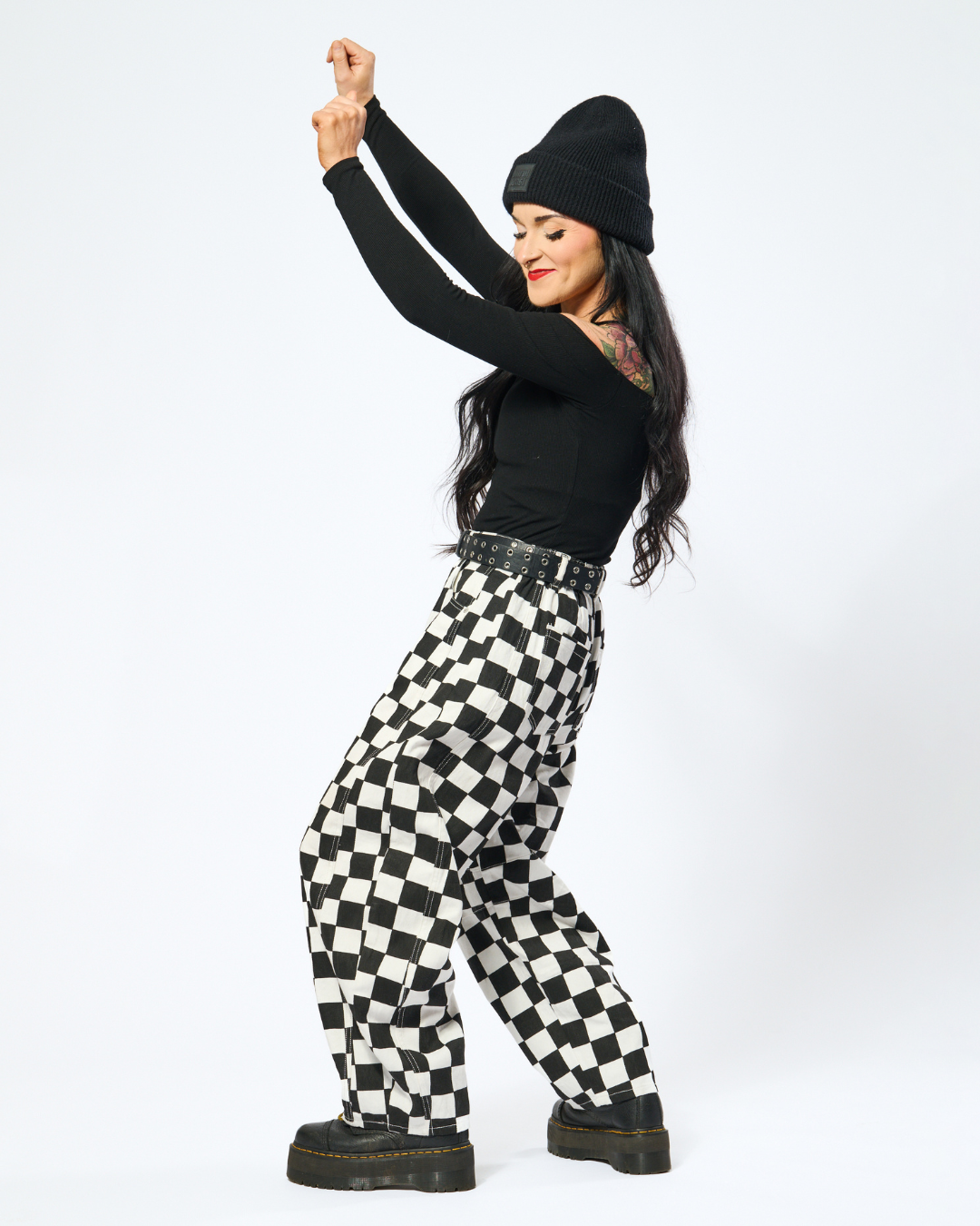 CHECKERED BARREL LIGHTWEIGHT JEANS IN BLACK + WHITE