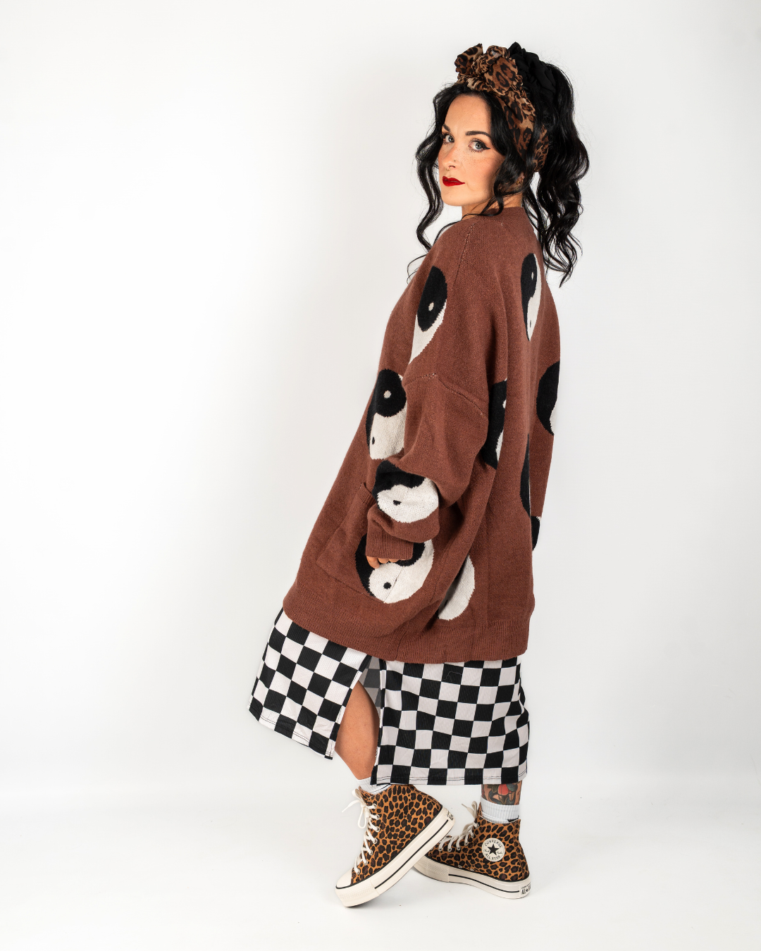 YIN & YANG OVERSIZED CARDIGAN IN BROWN