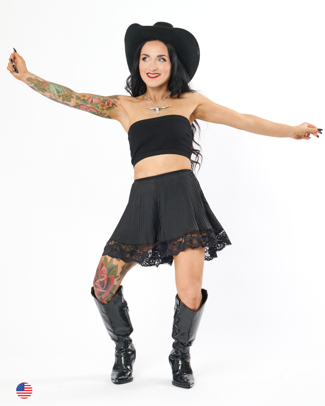 BAD BLOOMER LACE SHORTS IN BLACK