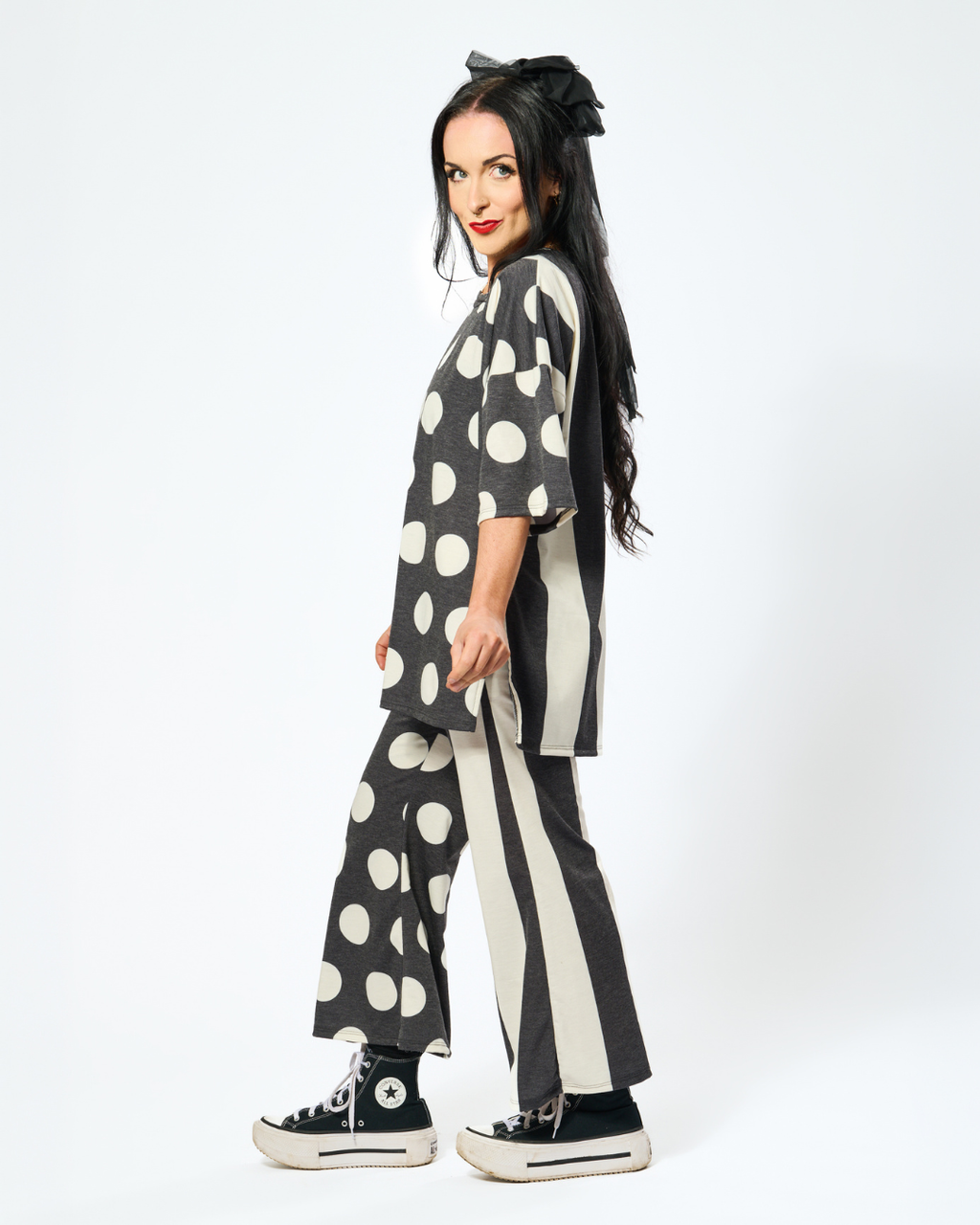 MIXED SIGNALS TWO PIECE LOUNGE SET IN CHARCOAL