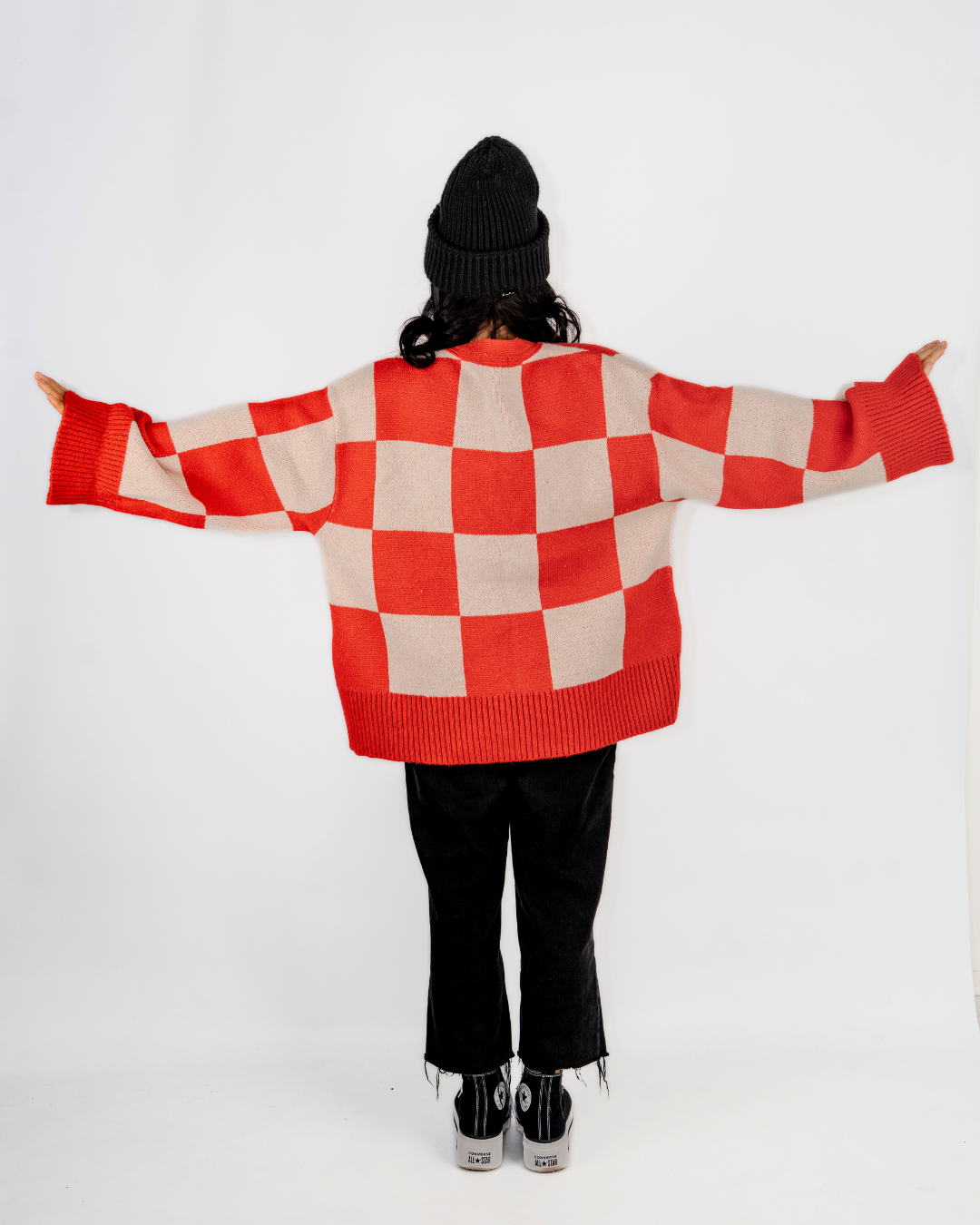 CHECKERBOARD MISFIT CHUNKY KNIT CARDIGAN IN RED + WHITE