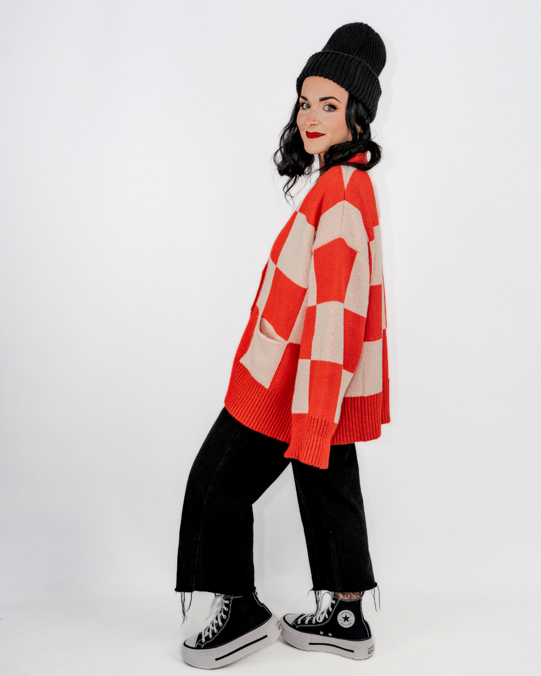 CHECKERBOARD MISFIT CHUNKY KNIT CARDIGAN IN RED + WHITE