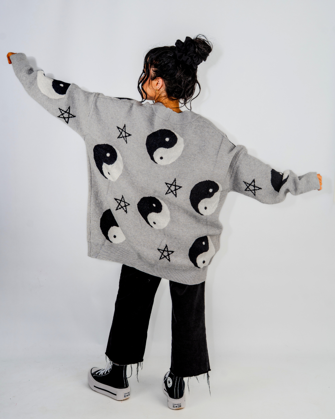 YIN & YANG EXTREME OVERSIZED CARDIGAN IN GREY