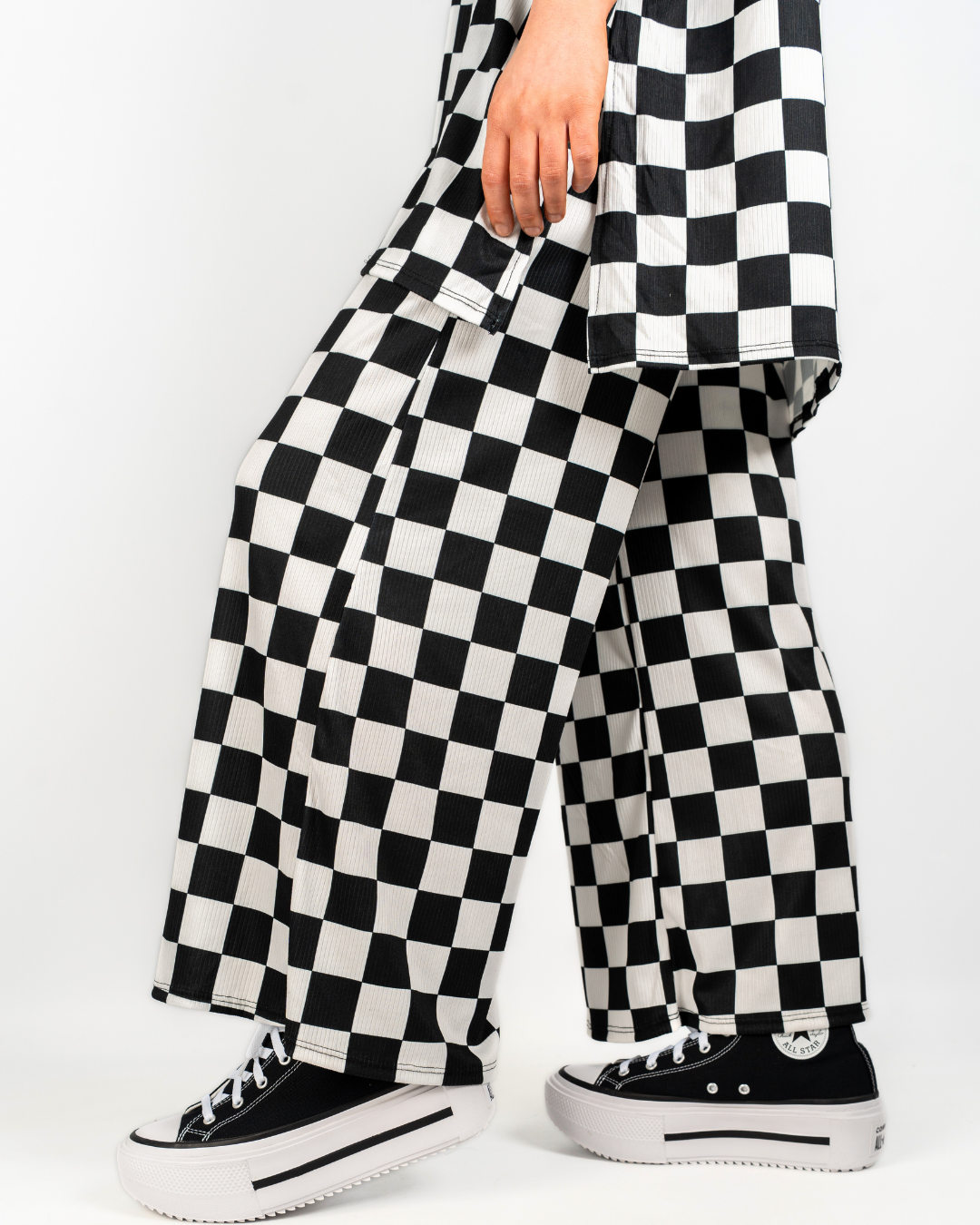 CHECKMATE RIBBED MATCHING SET IN BLACK + WHITE