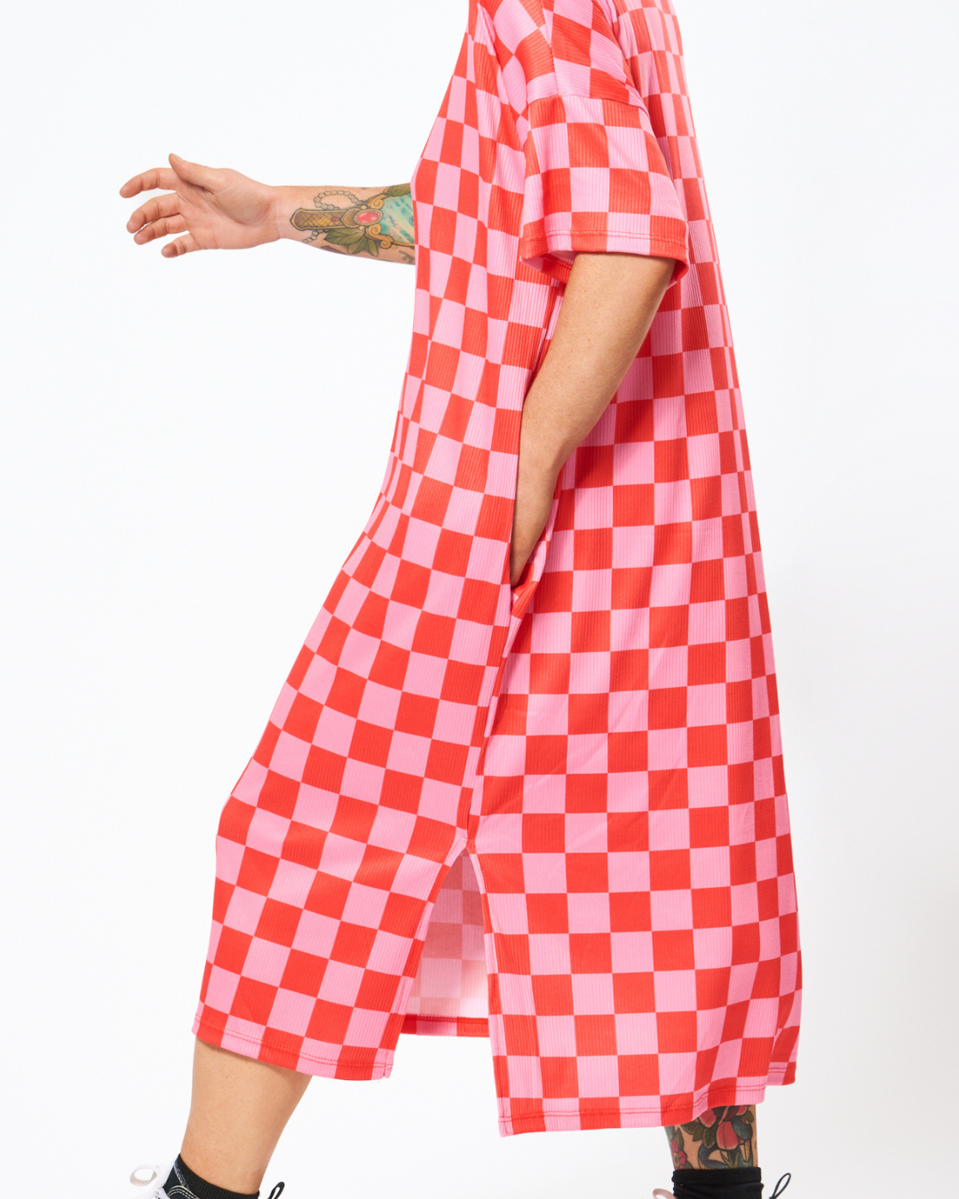 GRIDLOCKED RIBBED OVERSIZED DRESS IN RED + PINK