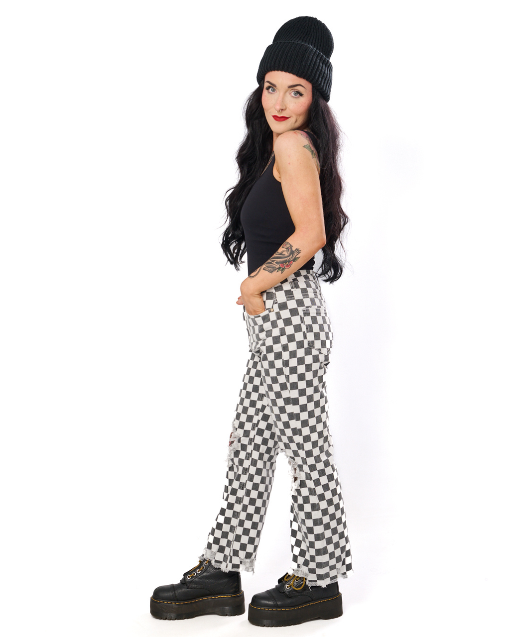 DISTRESSED CHECKERBOARD CROPPED JEANS