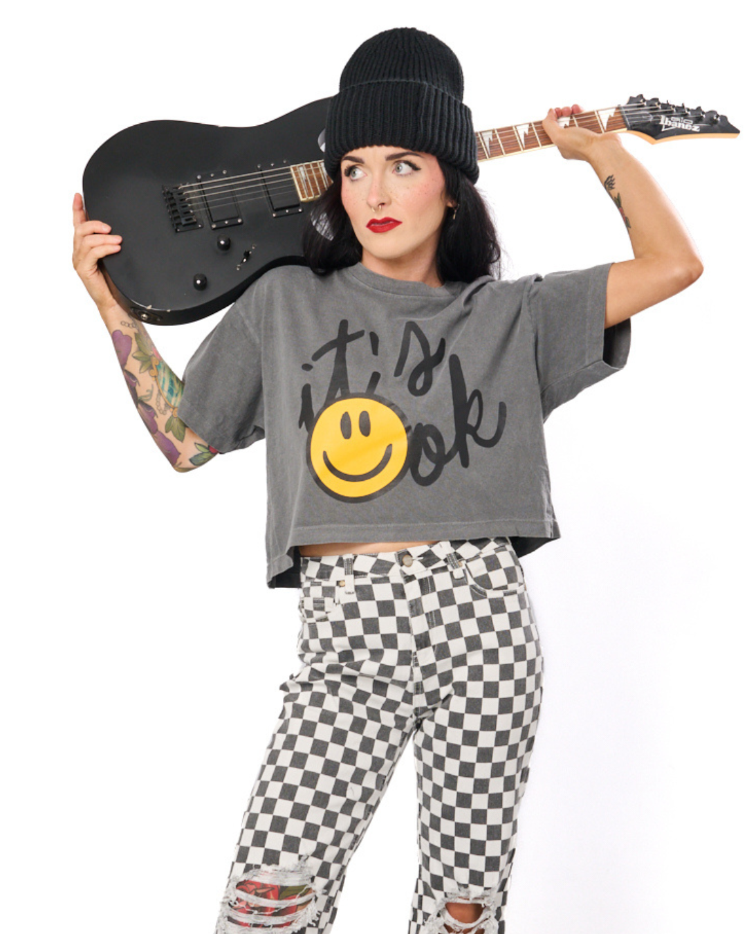 IT'S OK CROPPED HEAVYWEIGHT TEE IN CHARCOAL