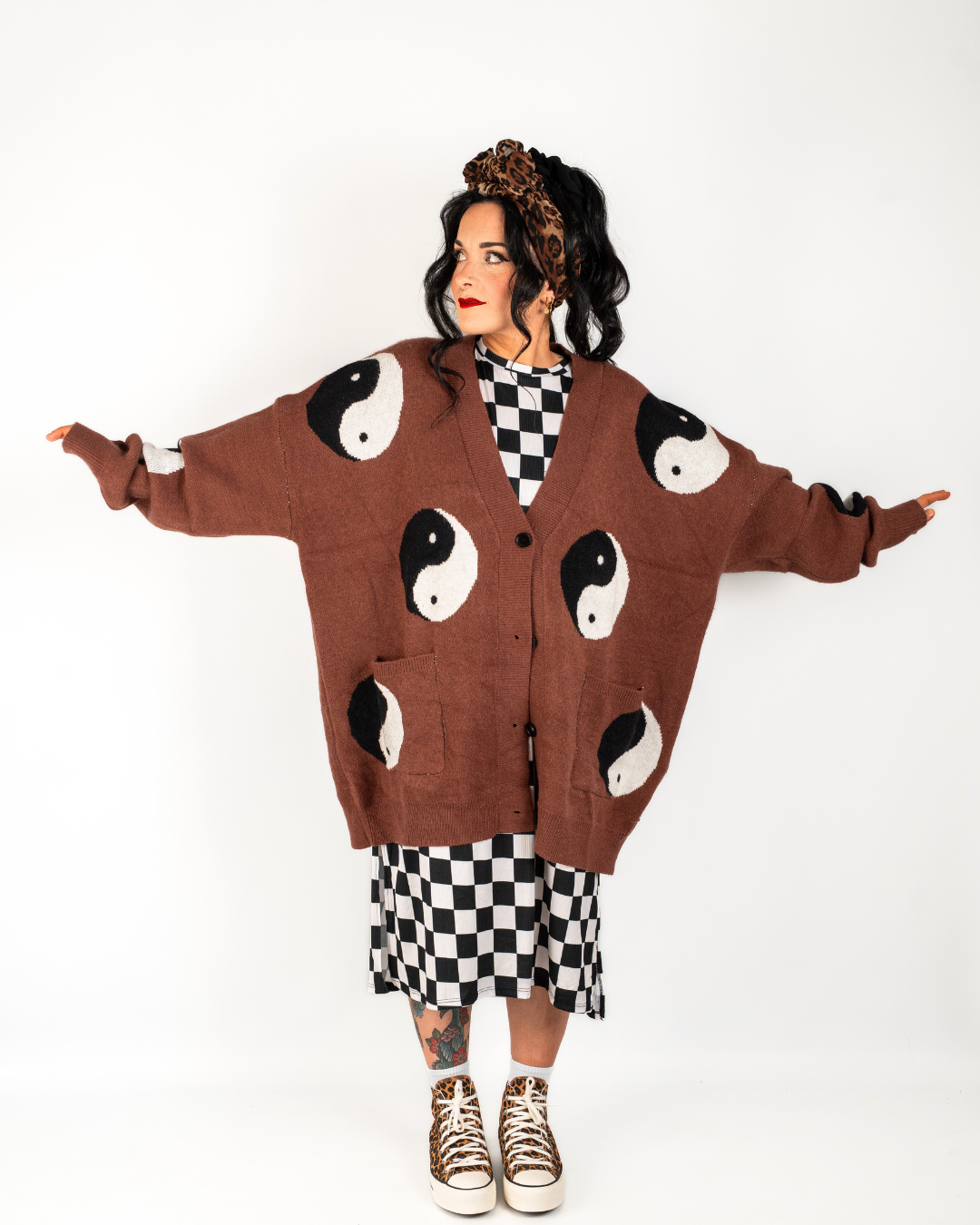 YIN & YANG OVERSIZED CARDIGAN IN BROWN