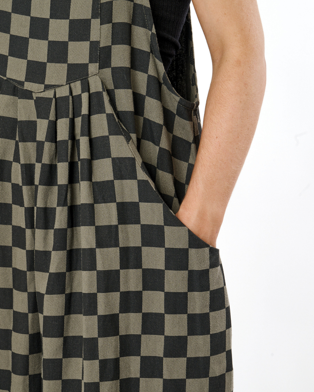 CHECKERBOARD WIDE LEG DENIM OVERALLS IN CHARCOAL