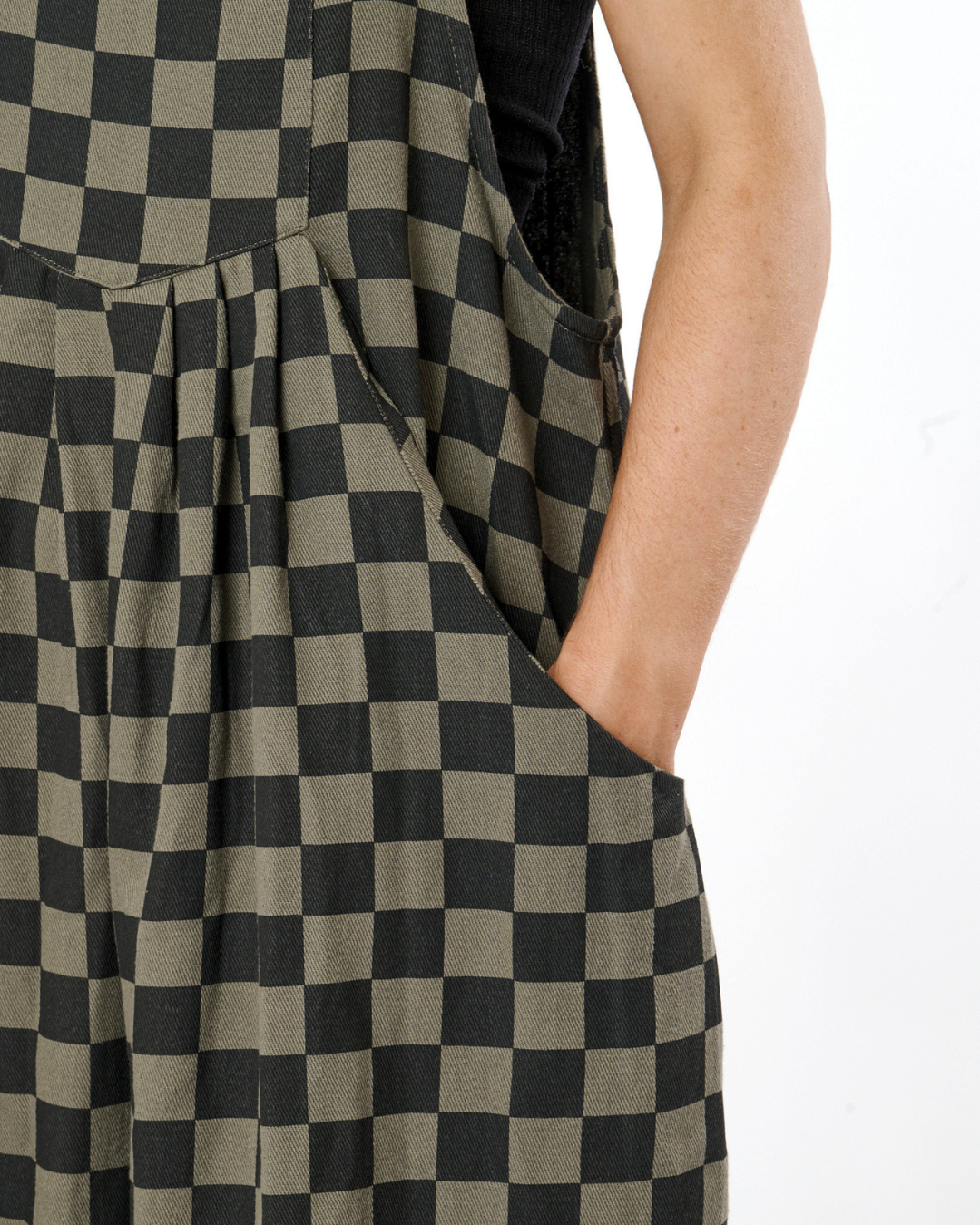 CHECKERBOARD WIDE LEG DENIM OVERALLS IN CHARCOAL