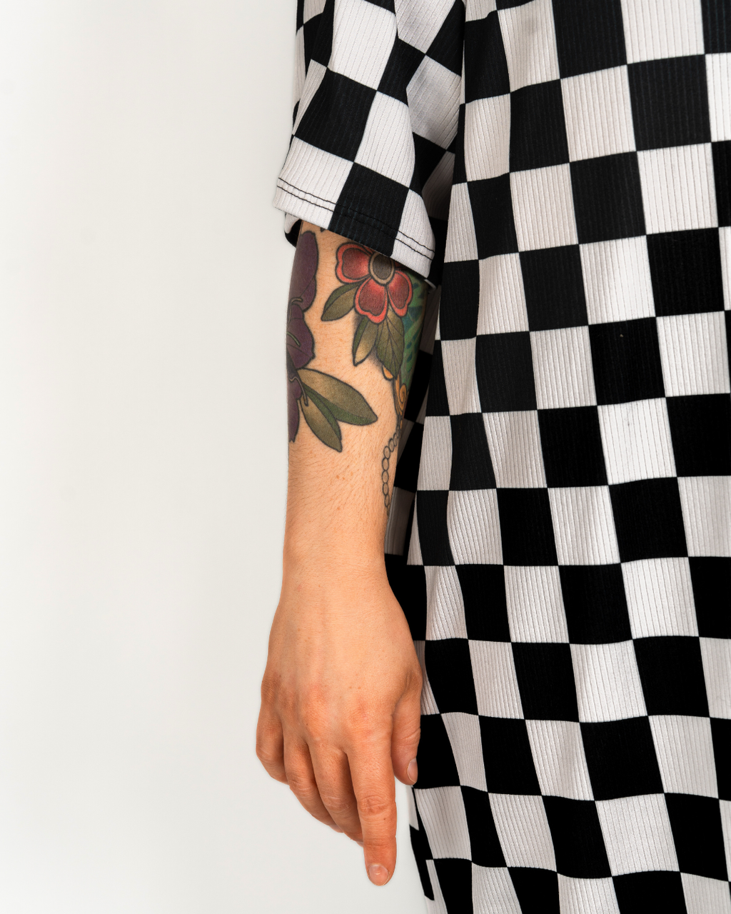 GRIDLOCKED RIBBED OVERSIZED DRESS IN BLACK + WHITE