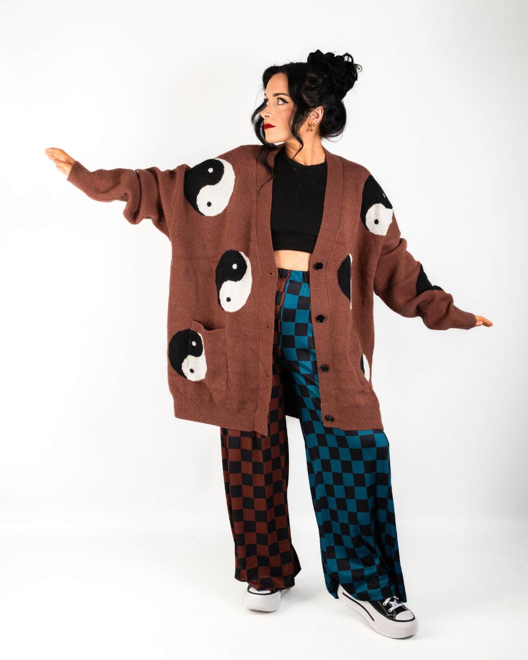 YIN & YANG OVERSIZED CARDIGAN IN BROWN