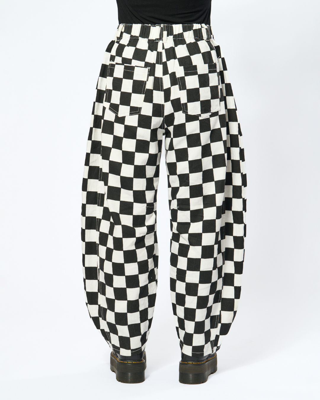 CHECKERED BARREL LIGHTWEIGHT JEANS IN BLACK + WHITE