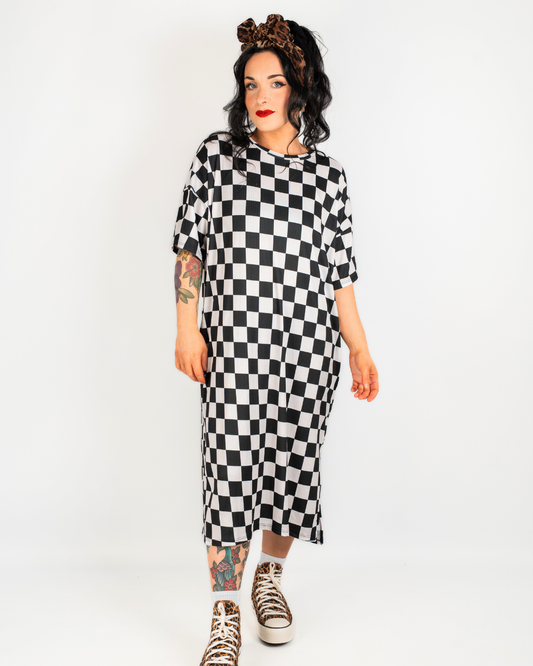 GRIDLOCKED RIBBED OVERSIZED DRESS IN BLACK + WHITE
